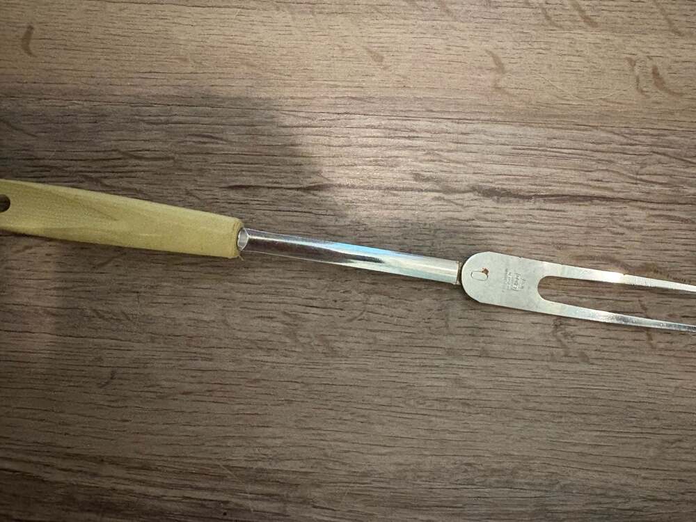 Vintage Ekco Chromium Plated Meat Utility Fork with Yellow Plastic Handle - Picture 2 of 4
